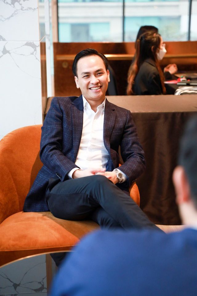 Rich Nguyen là một doanh nhân, người sáng lập và điều hành quỹ đầu tư Rich Invest