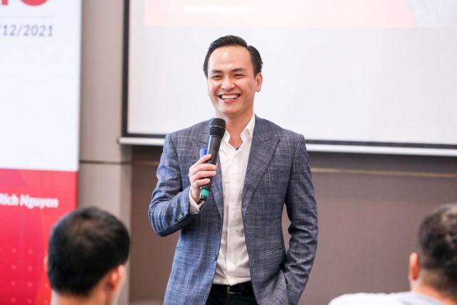 Rich Nguyen biết đến với vai trò là diễn giả, nhà huấn luyện chiến lược đầu tư bất động sản hàng đầu Việt Nam. 
