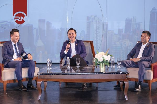 Trong sự kiện, ông Rich Nguyen và ông Trần Xuân Đạt đã giải đáp mọi thắc mắc của các nhà đầu tư