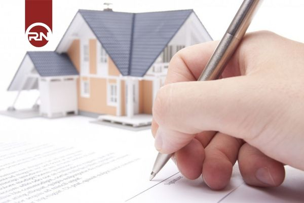 Mua nhà giấy tờ viết tay là mua nhà hoặc đất thông qua hợp đồng mua bán viết tay, không qua công chứng và không có chứng thực của cơ quan chức năng như Ủy ban nhân dân phường, xã,...