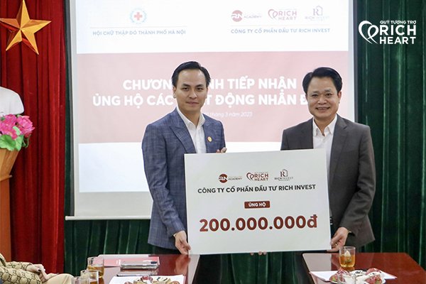 Quỹ tương trợ Rich Heart ủng hộ 200 triệu cho chương trình "Tết Nhân ái" Xuân Quý Mão 2023 của Hội Chữ thập đỏ thành phố Hà Nội