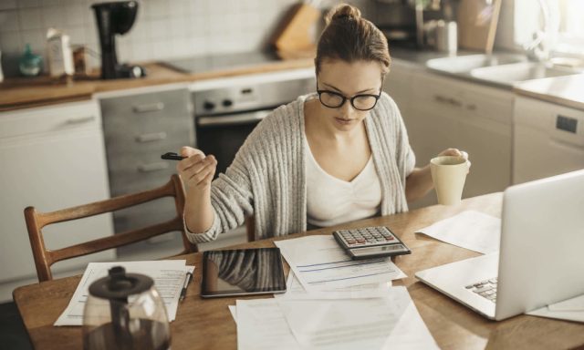 Cắt giảm những chi tiêu không cần thiết