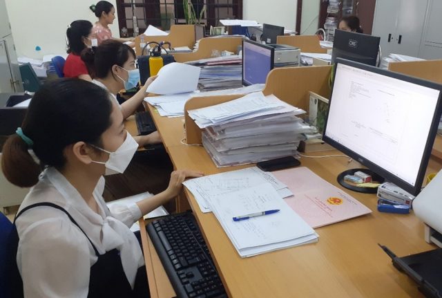 Quy định về mẫu Giấy chứng nhận quyền sử dụng đất, quyền sở hữu tài sản gắn liền với đất mới nhất áp dụng từ 01/8/2024