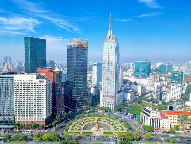 Bất động sản Hà Nội và Thành phố Hồ Chí Minh thay đổi ra sao khi tái quy hoạch đô thị?