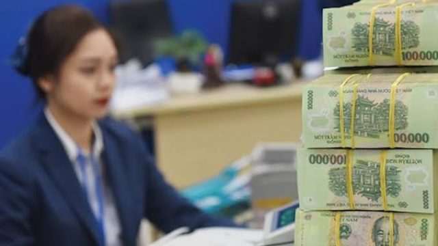 Giảm lãi suất huy động: Vì sao lãi suất thực tế vẫn có thể vượt 9%/năm?