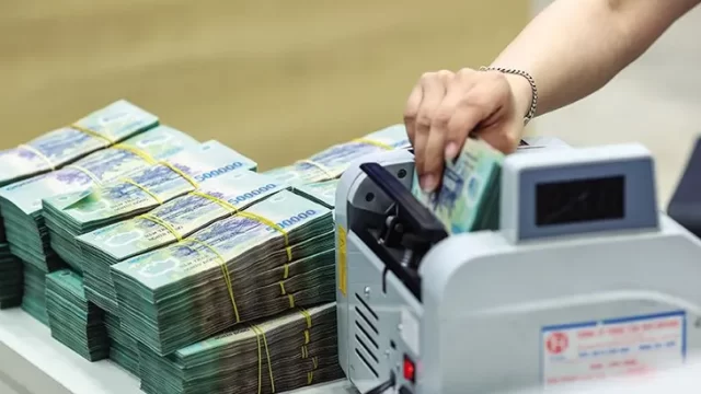 Lãi suất tiền gửi ngân hàng vượt 9%: Áp lực nào đang chi phối thị trường?