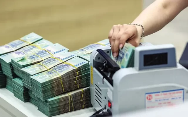 Lãi suất tiền gửi ngân hàng tăng chậm lại theo NHNN